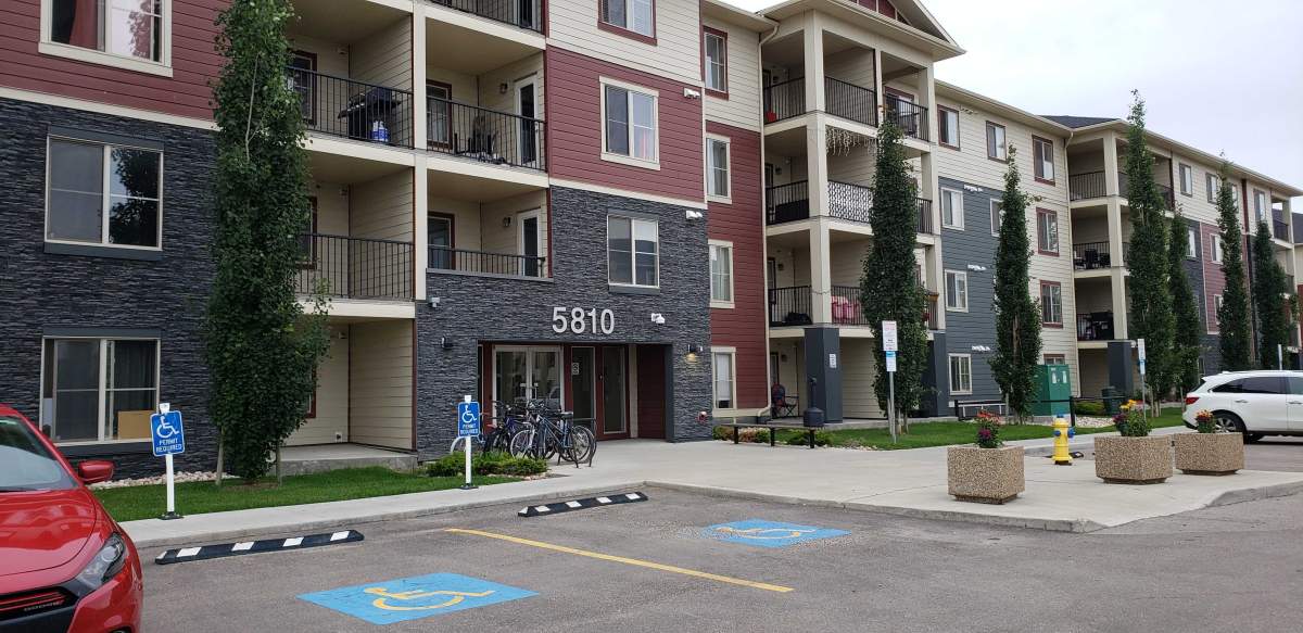 Edmonton homicide detectives investigate a suspicious death after a body was found in an apartment suite in the southwest end of the city, Saturday, July 11, 2020. 