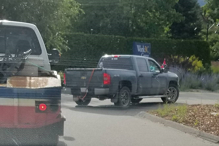A photo showing a truck with a Confederate flag in Summerland, B.C.