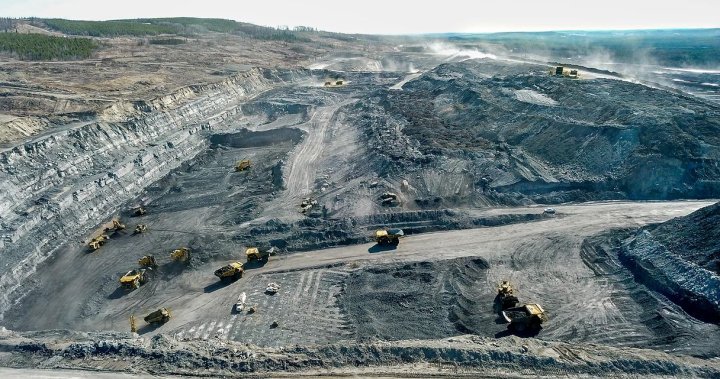 Environment minister restores federal assessment of Hinton coal mine