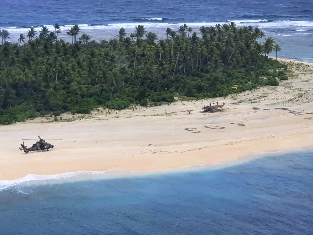 SOS' written in sand saves stranded sailors on Pacific island - National |  Globalnews.ca