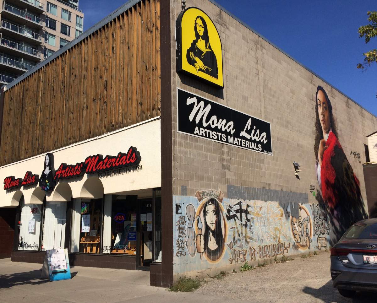 Mona Lisa Artists’ Materials and Alex Kwong’s mural pictured on Monday, Aug. 24, 2020.