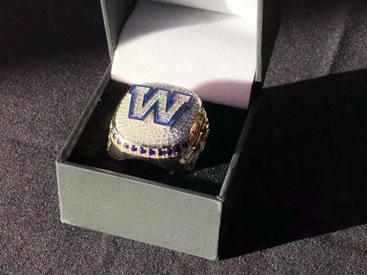 5 Winnipeg Blue Bombers Grey Cup championship rings collection