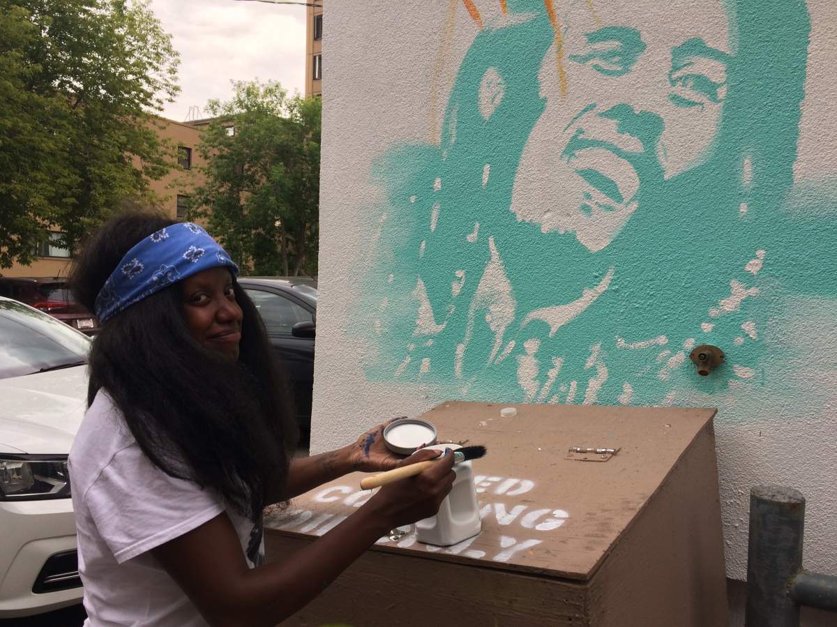 Adrianne Williams gets her paints ready on Thursday, Aug. 20, 2020.