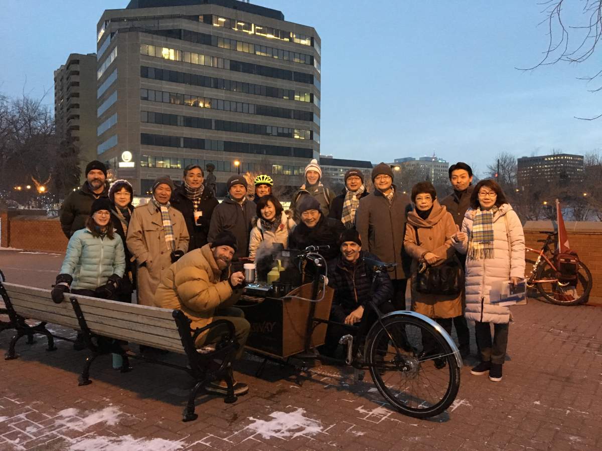 Coffee Outside crew and the Japan delegation in Faraone Park