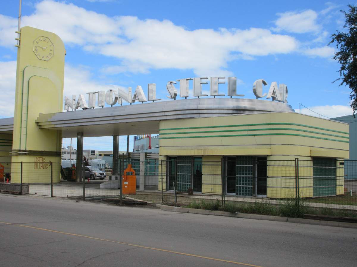 Hamilton manufacturer National Steel Car has been awarded a deal to build hopper cars for CN. 