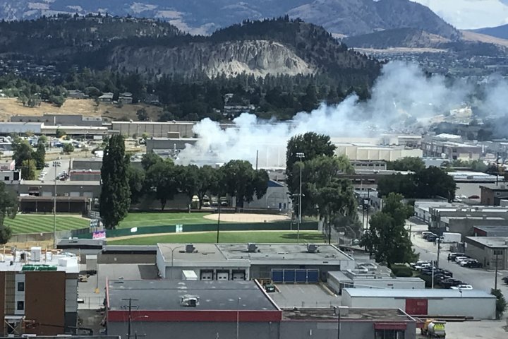 Kelowna firefighters douse afternoon pallet blaze in city’s north end