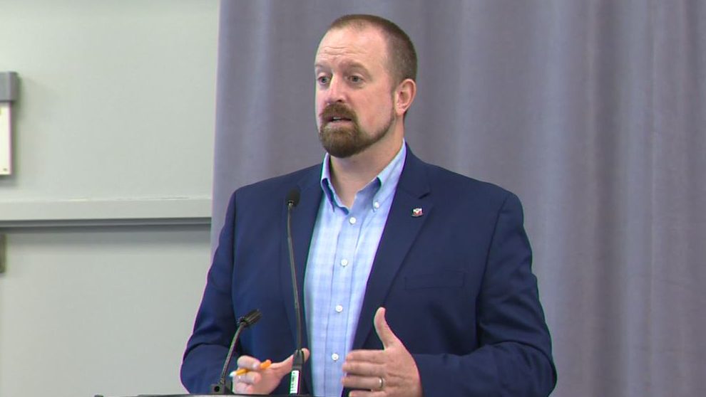 Н.С. NDP премахна партийния камшик след публикация за протестите във Франция