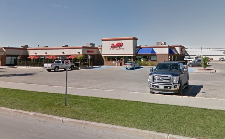 The Smitty's location in Steinbach, Man. The restaurant is now closed after a team member there tested positive for COVID-19.