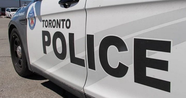Man rushed to hospital after stabbing at Toronto building