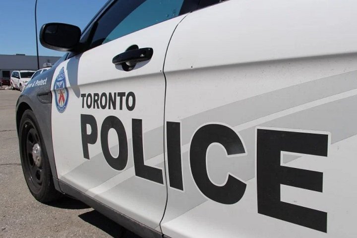 Police investigate reported knifepoint robbery at Toronto subway station
