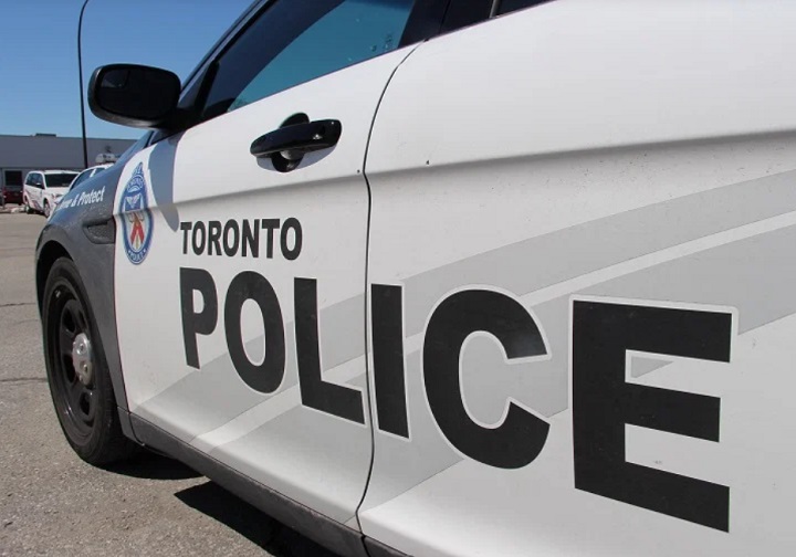 Toronto police search for 4 teenagers after Woodbine Beach stabbing