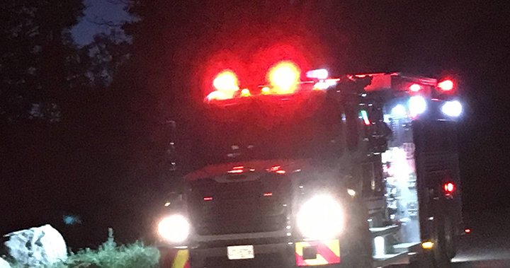 Пожарни екипи в Уест Келоуна, Британска Колумбия, бързо предотвратяват разпространението на кухненския пожар