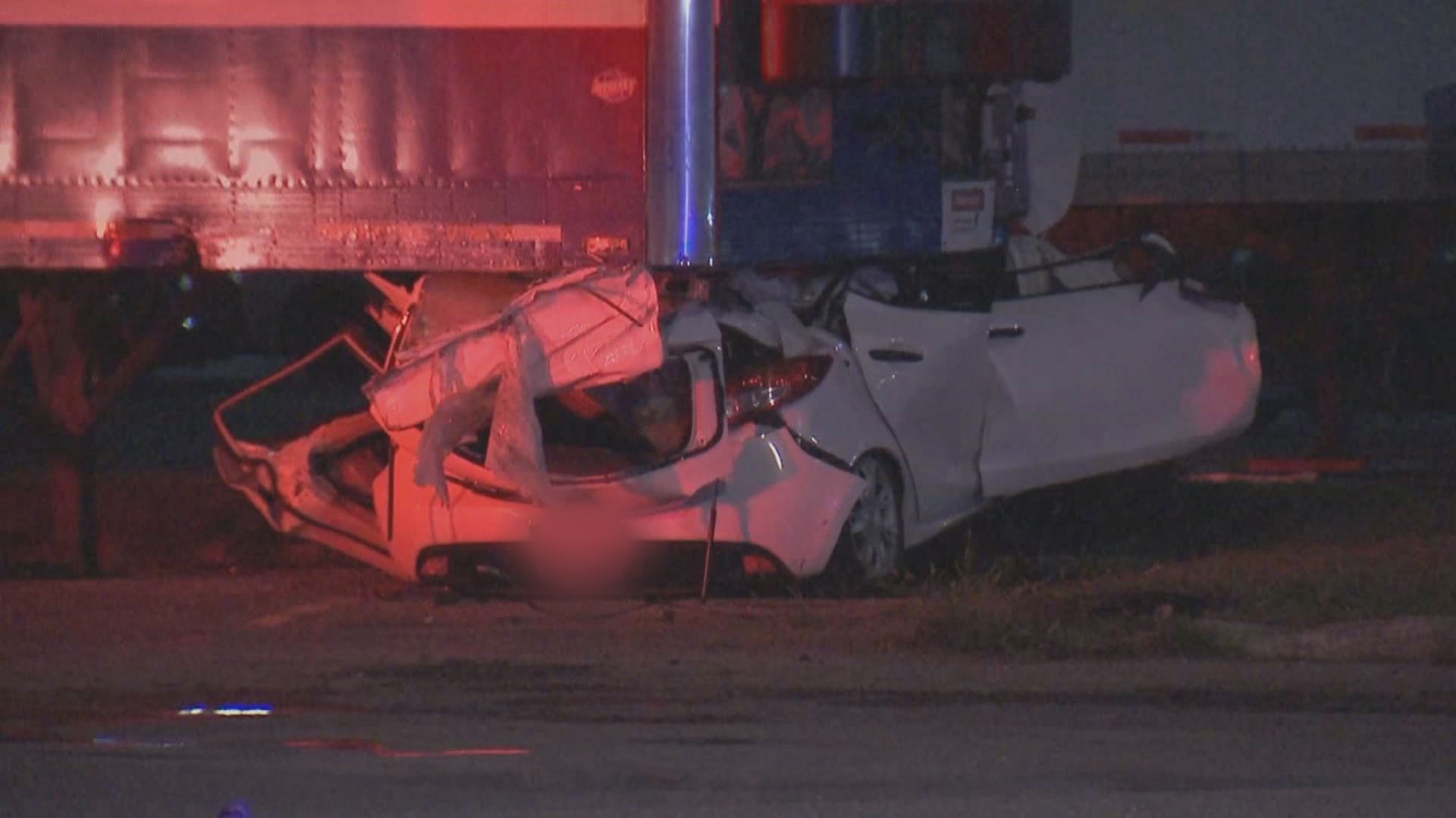 Police Investigating After Car Crashes Into Parked Trailer In Montreal ...