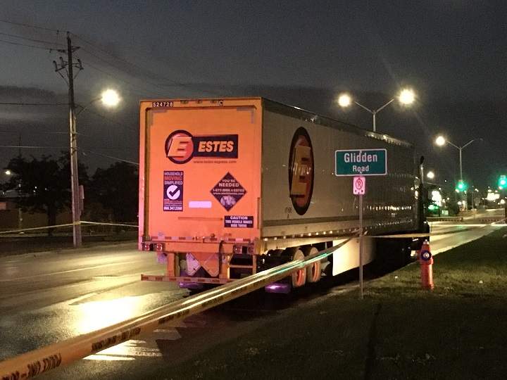 A photo from the crash scene in Brampton.