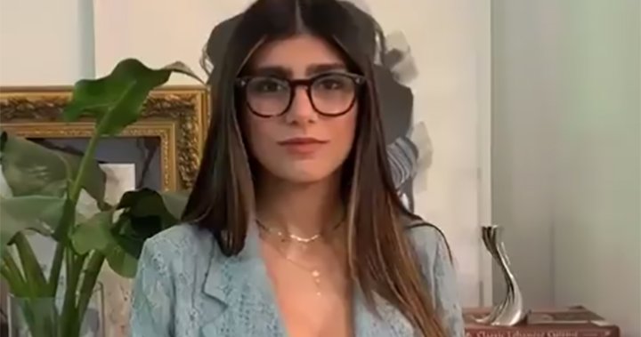 720px x 379px - Ex-porn star Mia Khalifa's glasses fetch over $100K for Lebanon relief -  National | Globalnews.ca