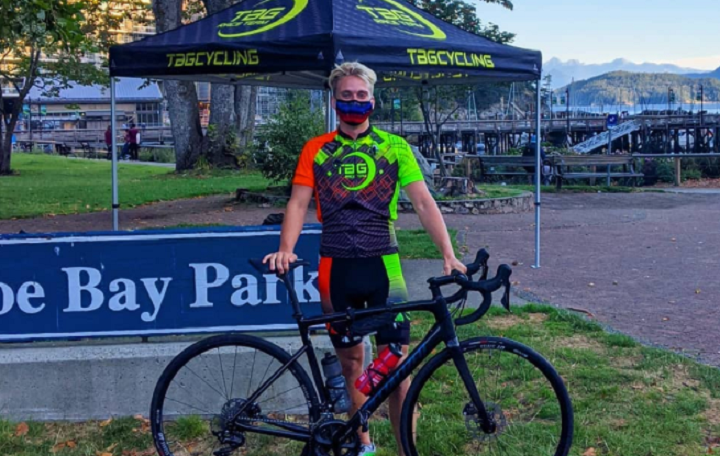 Jacob Musgrave says if he can cycle 6,000 kilometres with a mask on, anyone can wear one. 