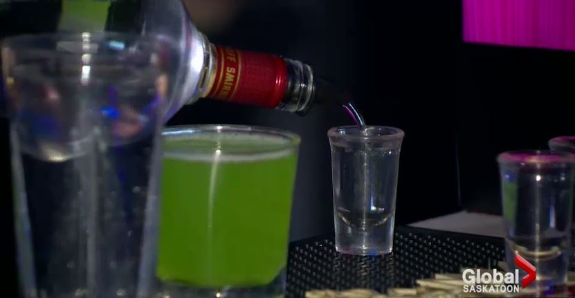  A bartender pours a drink at Diva’s Nightclub in this undated file photo.