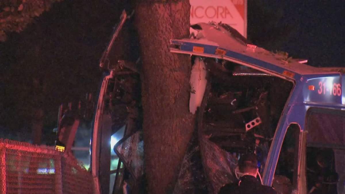 A bus driver suffered minor injuries after a crash in Montreal's east end early the morning of August 13, 2020.