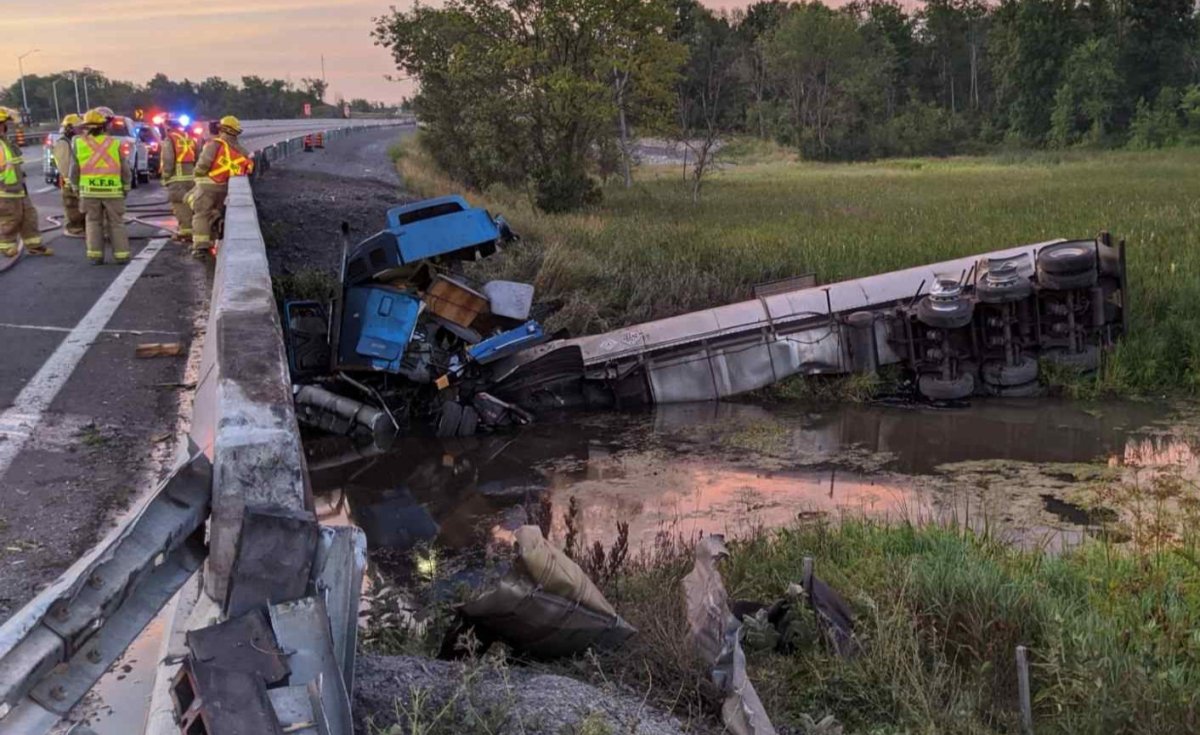 The eastbound lanes of HIghway 401 in Kingston are currently closed after a tractor trailer carrying tar crashed, and spilled its contents on the side of the highway Thursday morning.
