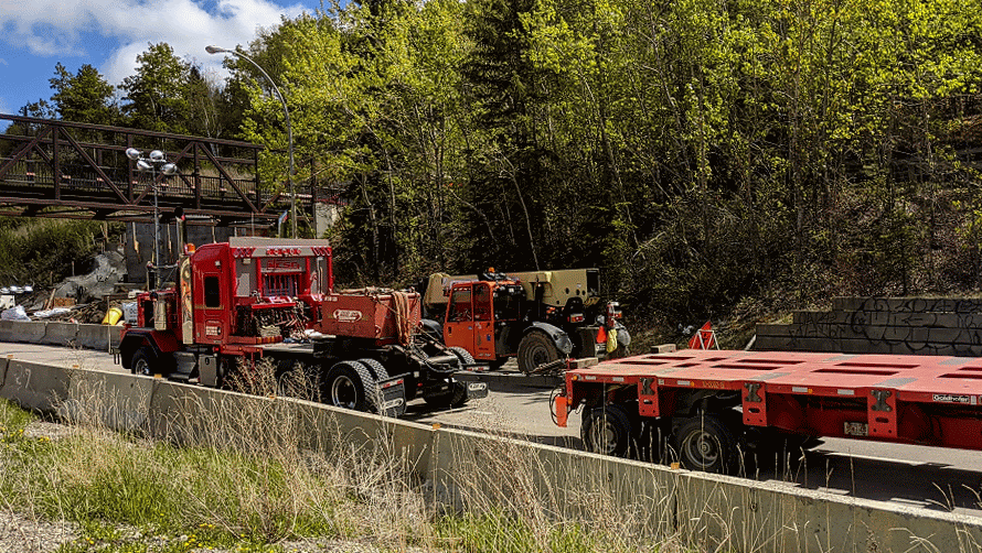 The trailer that transported the Connors Road footbridge.