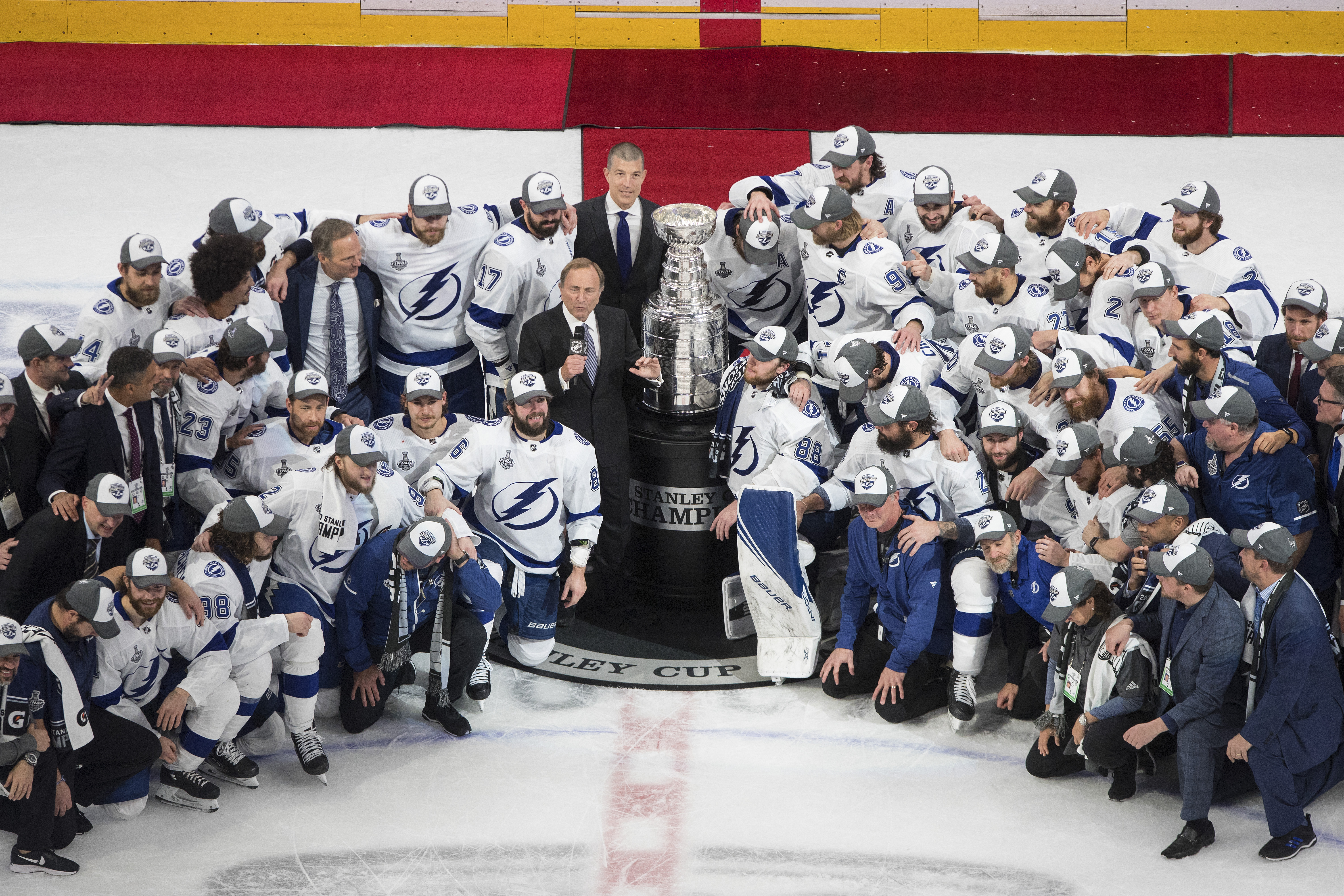 Tampa Bay Lightning Defeat Dallas Stars 2 0 To Win Stanley Cup Globalnews Ca