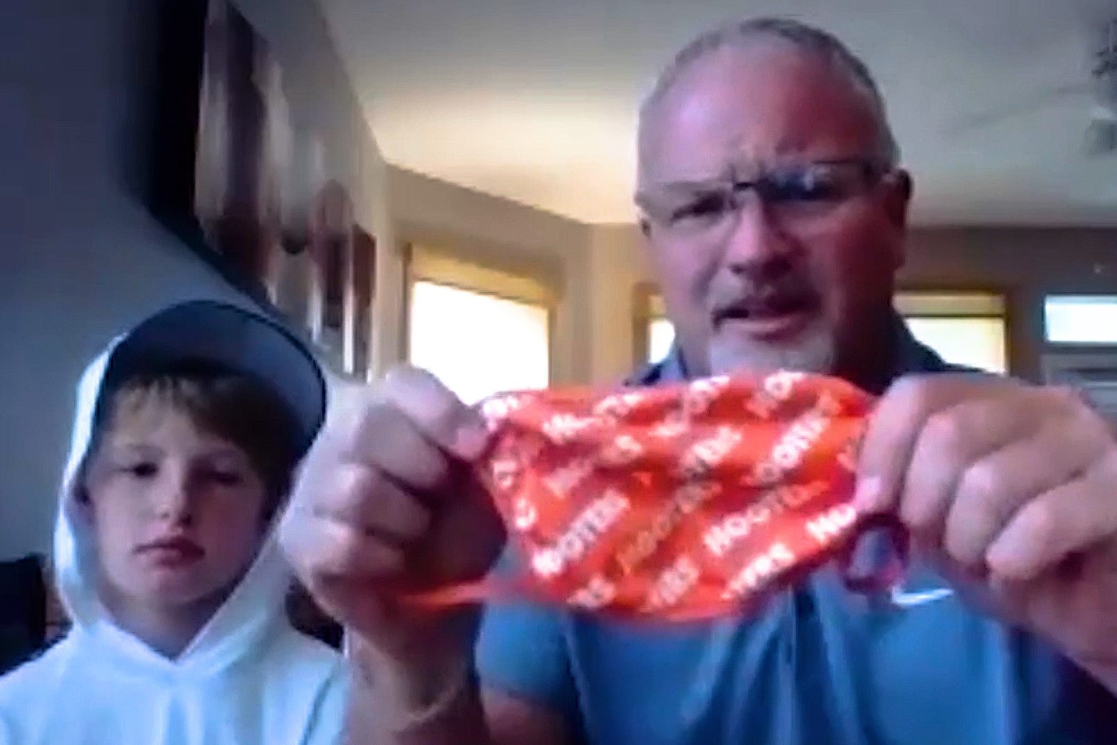 Florida man says school forced son to pic