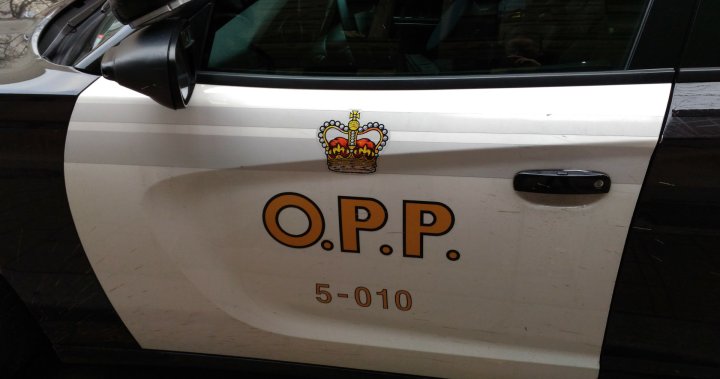 3 ранени при сблъсък на две коли в окръг Пърт, Онтарио.