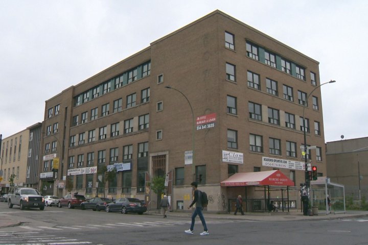 City of Montreal buys Hutchison Plaza in Parc-Ex for social housing