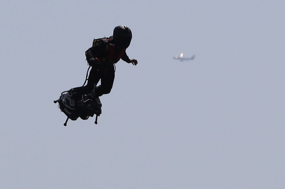 Guy With a Jetpack' AGAIN Flying Near LAX, Pilot Preparing to Land Reports