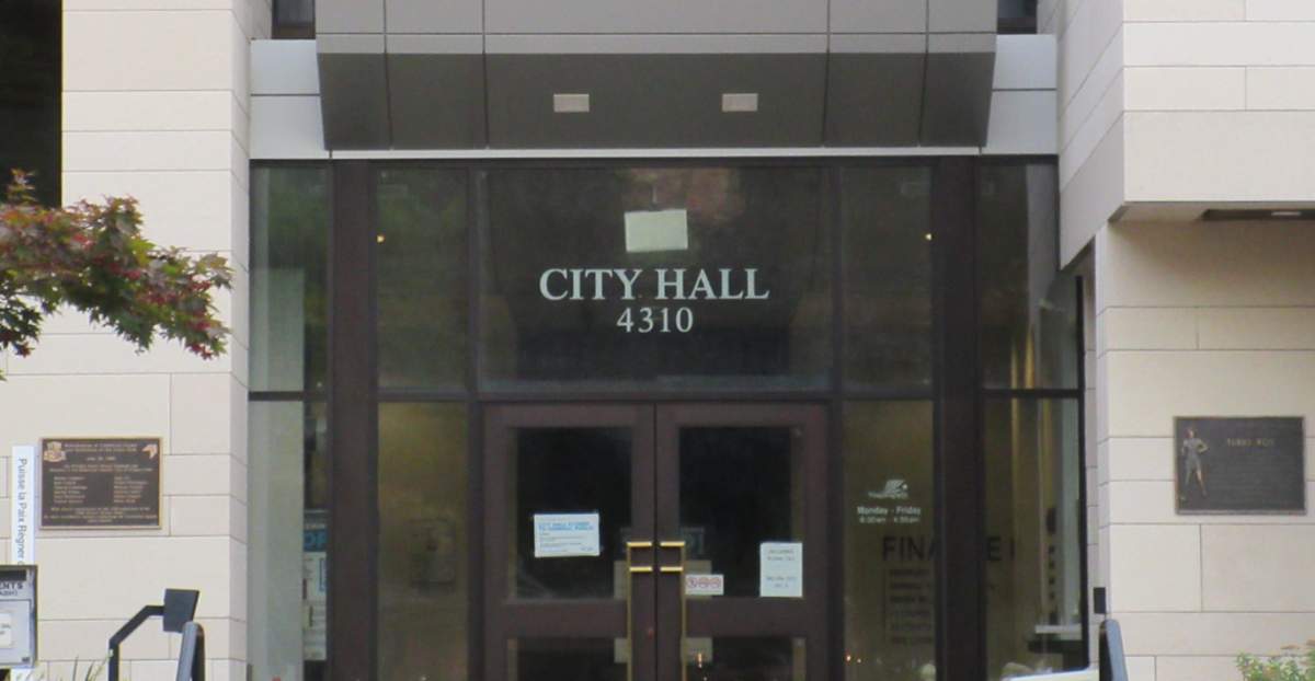 City hall in Niagara Falls, Ont.