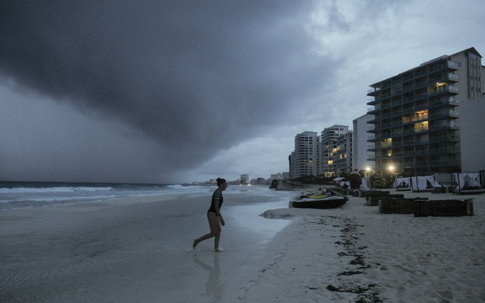 Mexico S Yucatan Resorts Lashed By Wind Rain As Hurricane Zeta Makes Landfall National Globalnews Ca