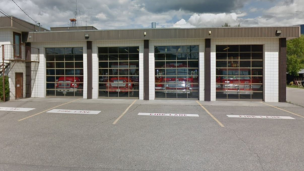 Fire destroys travel trailer in Armstrong mobile home park - image