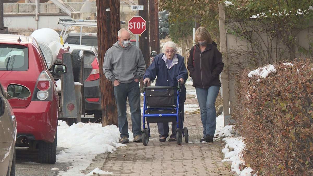 Dale Sunderland and her husband, Matt, visit with her mother, Leona Doerksen, at Vermilion Court on Wednesday.