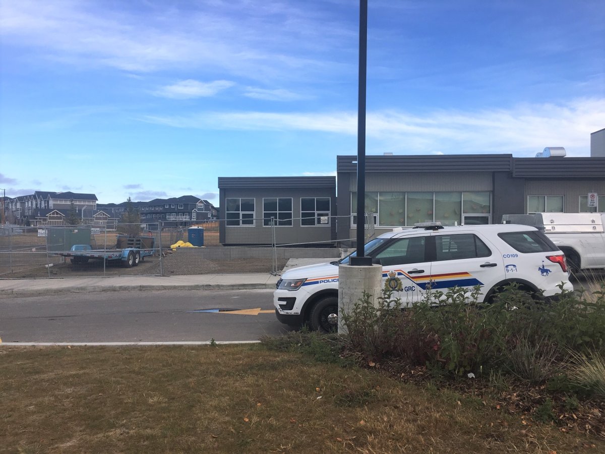 Man killed at Cochrane construction site Friday - Calgary | Globalnews.ca