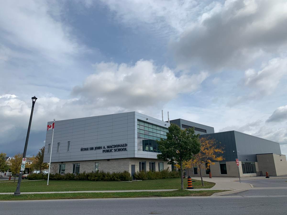 On Saturday, KFL&A Public Health identified a positive case of COVID-19 at École Sir John A. Macdonald Public School. 