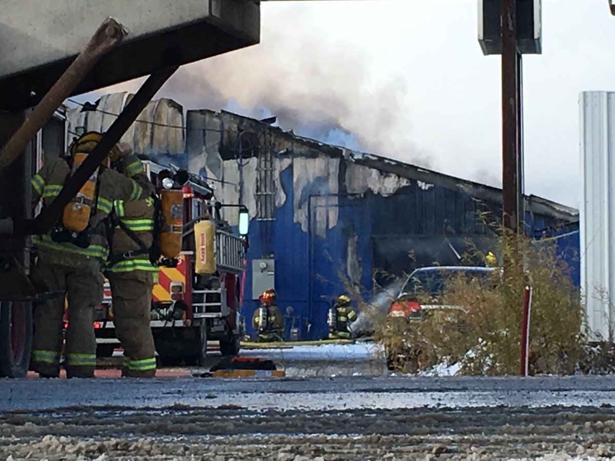 Crews battle fire at Transcona auto parts shop Winnipeg Globalnews.ca