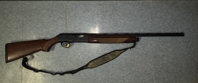 Police in Lindsay seized a shotgun and drugs.