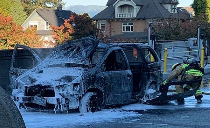 Van bursts into flames at Vancouver City Hall