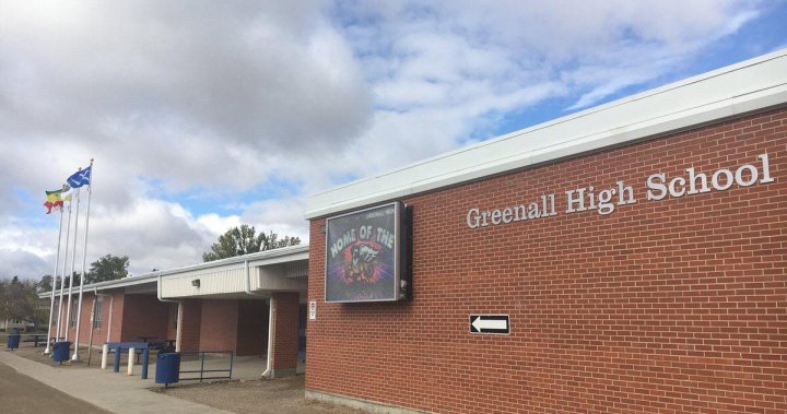 Greenall High School ще бъде затворено в понеделник след пожар