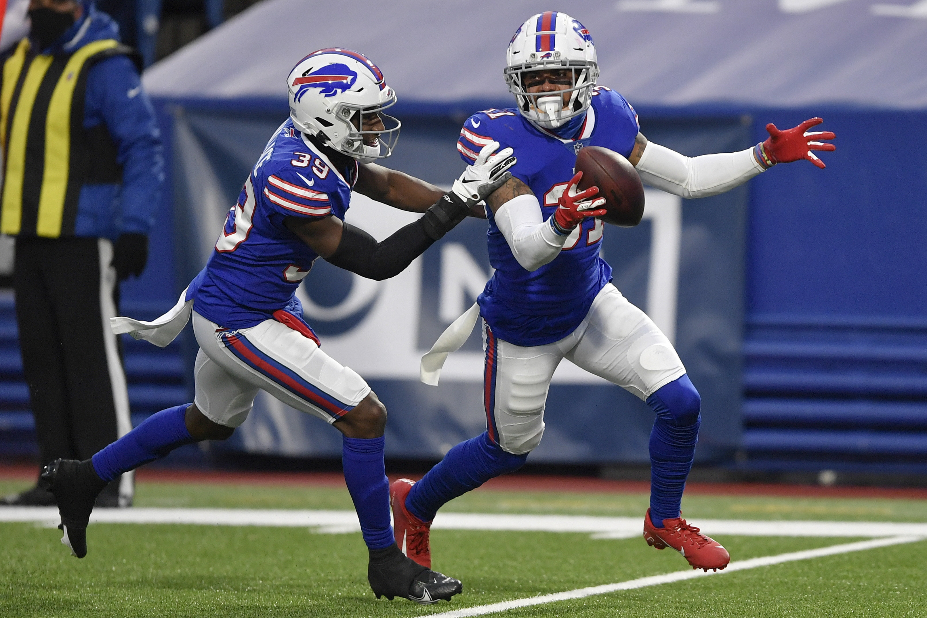 Bills beat Patriots 24-21 on Newton's late fumble