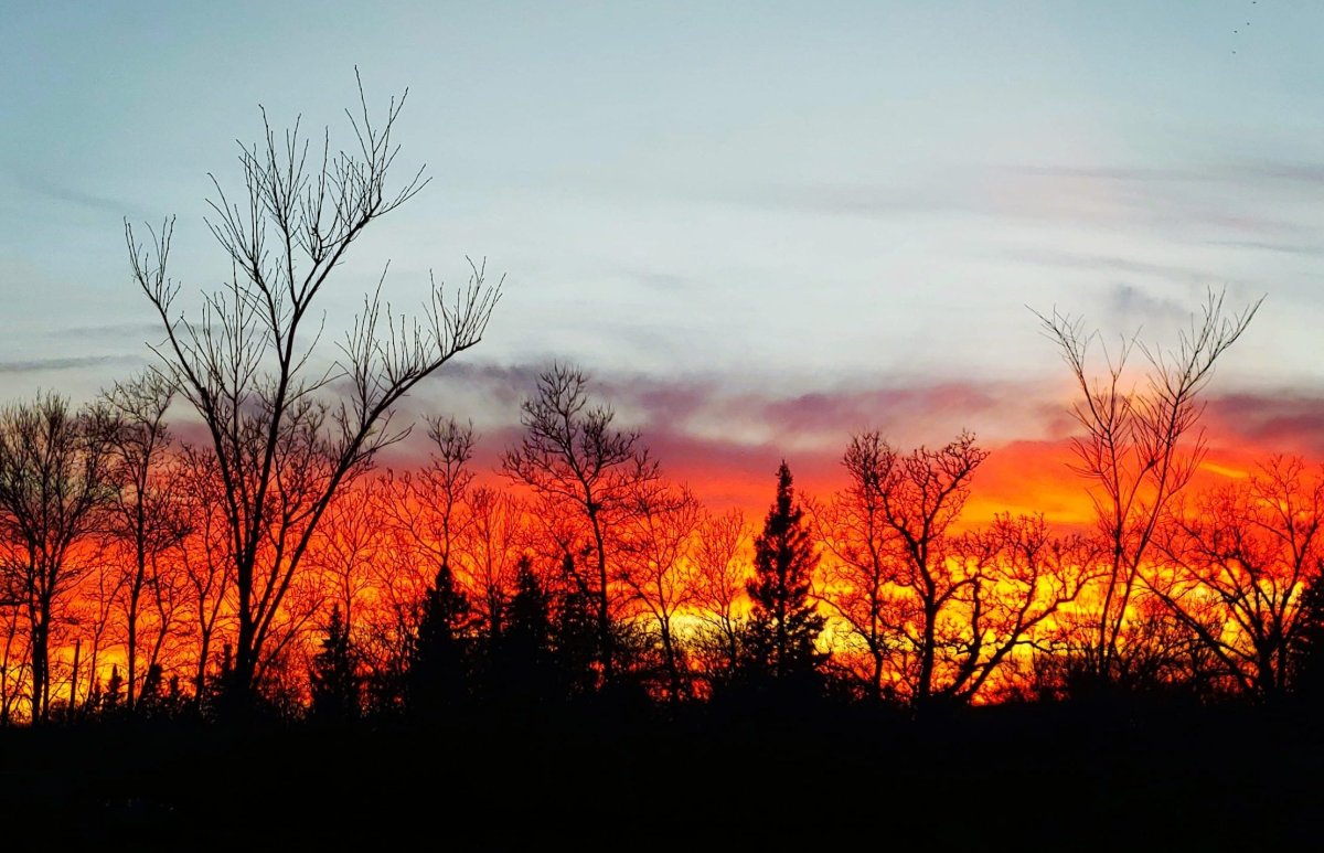 Manitoba's sunset on Monday was nothing short of stunning.