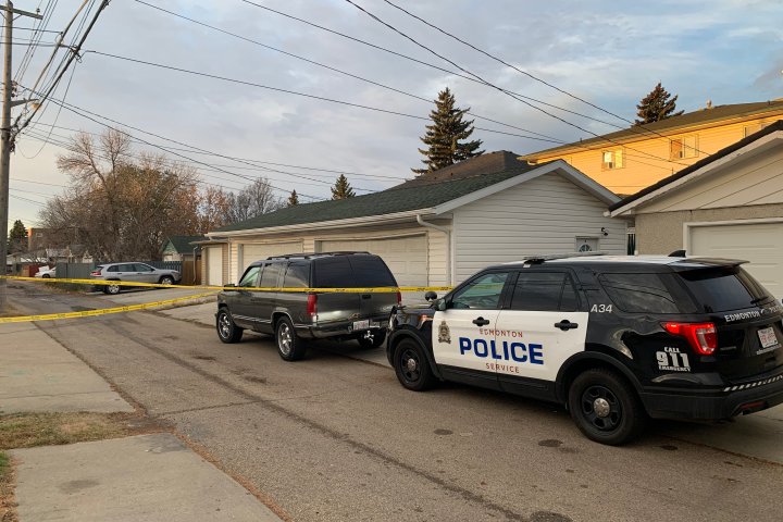 2 people sent to hospital with gunshot wounds after west Edmonton home invasions