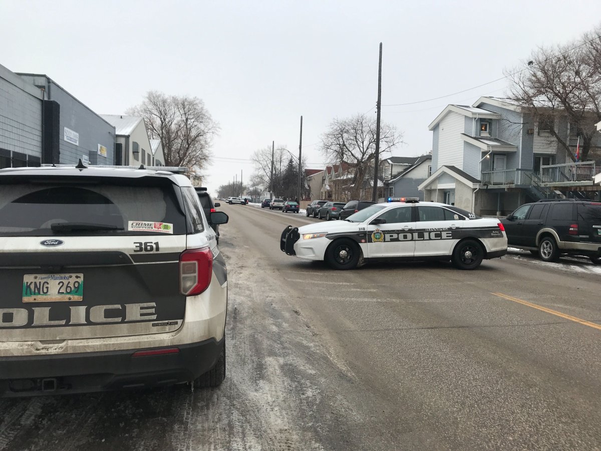 Winnipeg police respond to Dufferin Avenue incident, holdandsecure at