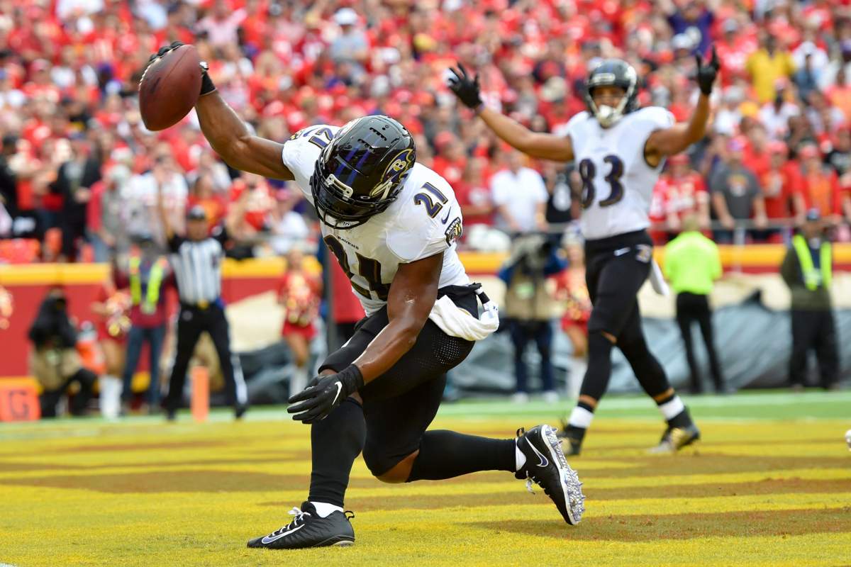 Running back Mark Ingram II (21) is one of several players on the Baltimore Ravens to test positive for COVID-19.