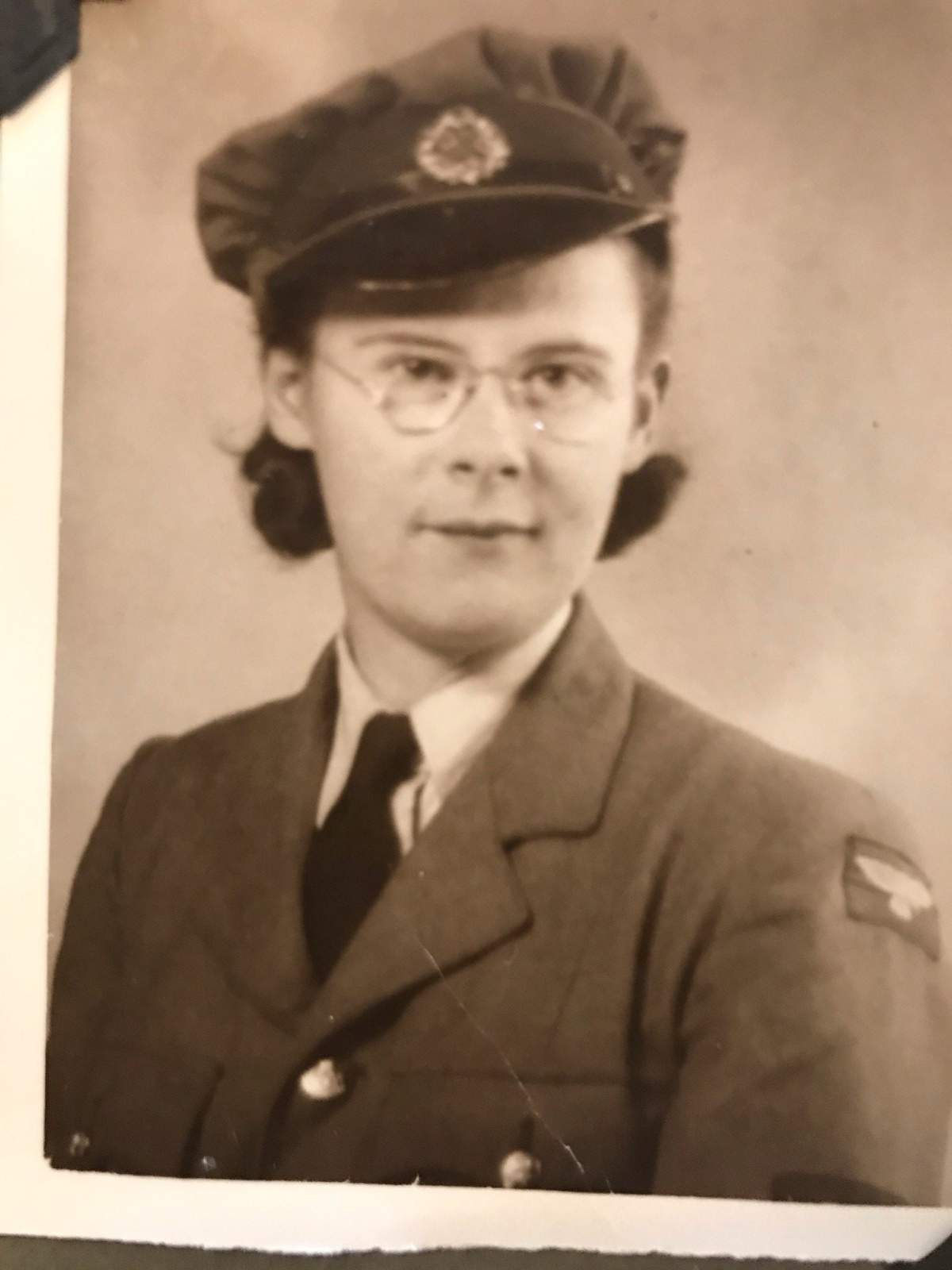 Winnifred ‘Mavis’ Magor in her British Royal Air Force uniform.
