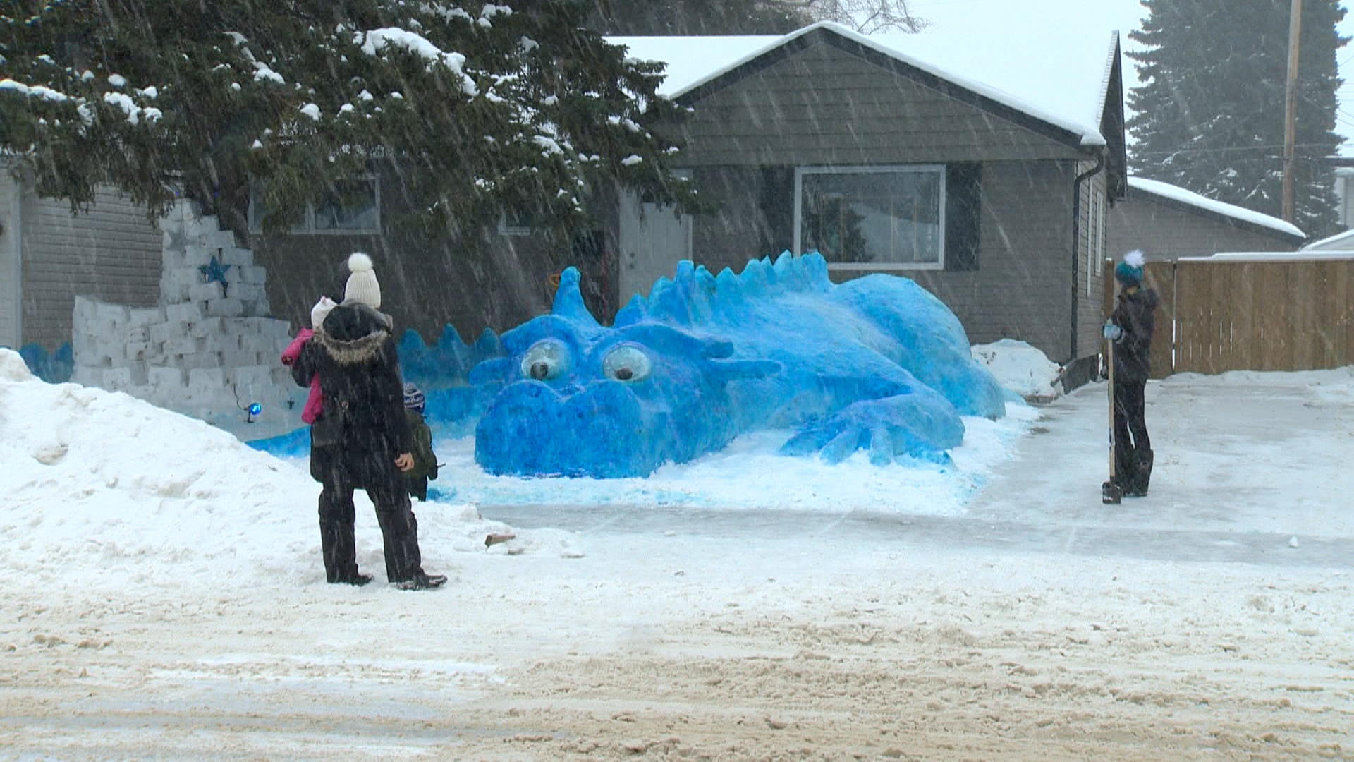 Huge Blue Snow Dragon Providing Photo Op Joy To Saskatoon Residents Saskatoon Globalnews Ca