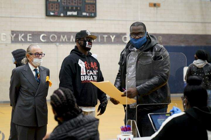 George Floyd’s brother rallies American voters on Election Day - image