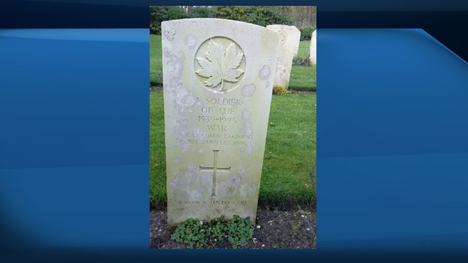 Headstone of the unknown soldier prior to Trooper Johnston’s identification.