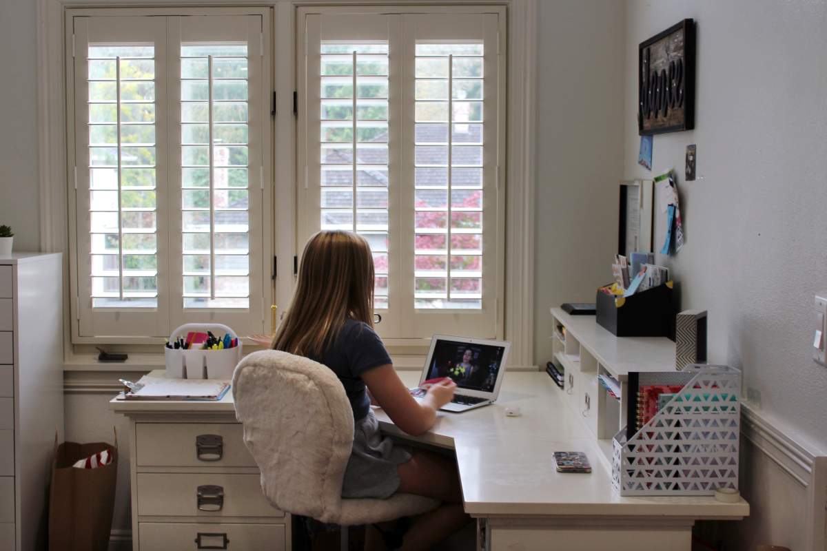 Delay in return to class for Hamilton students who don’t have remote learning devices - image