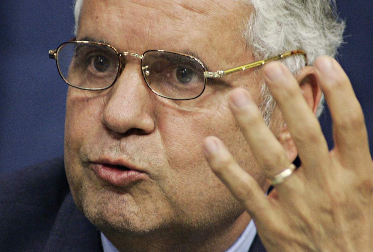 Former Public Works Minister Alfonso Gagliano testifies before the Gomery Commission Tuesday, May 31, 2005 in Montreal. (CP PHOTO/Paul Chiasson)